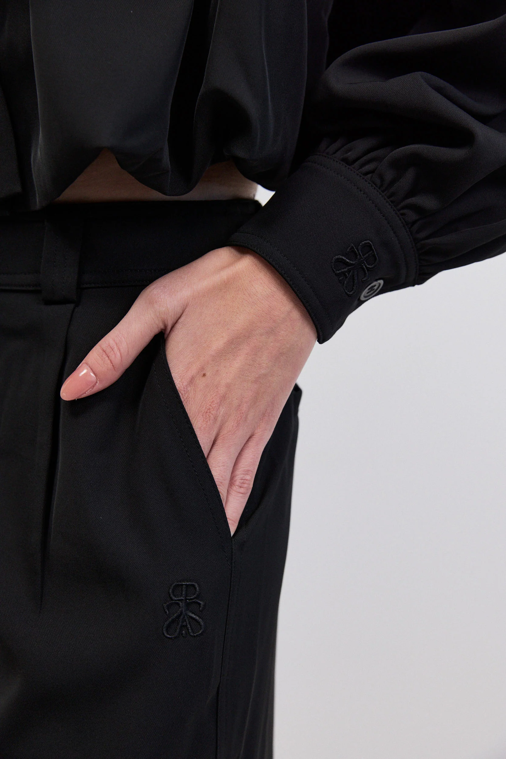 VICI PANTS - BLACK - Image 2